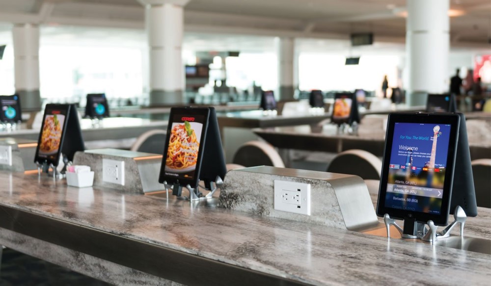 Các giải pháp công nghệ để đảm bảo trải nghiệm khách hàng và giữ chân nhân viên mà nhà hàng nên áp dụng. 4-giai-phap-cong-nghe-de-dam-bao-trai-nghiem-khach-hang-va-giu-chan-nhan-vien-cho-cac-nha-hang-1